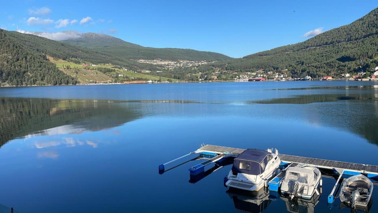 Nedre Amla Fjord Apartment Kaupanger Kültér fotó