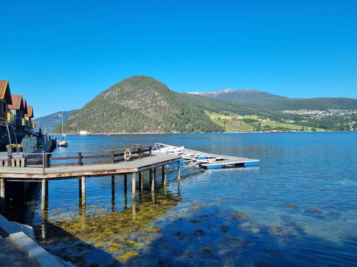 Nedre Amla Fjord Apartment Kaupanger Kültér fotó
