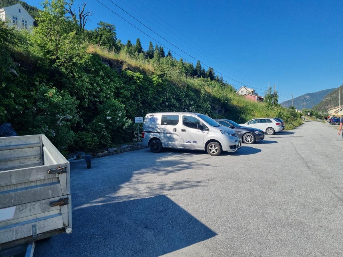 Nedre Amla Fjord Apartment Kaupanger Kültér fotó